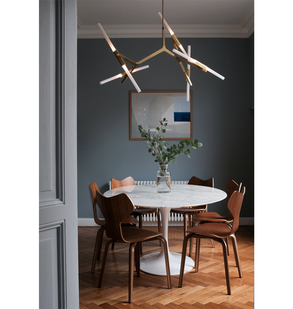 Chandelier - 10 Lights (Brushed brass/Straight-cut glass) —  Interior by Theresa Brunvoll-Cochet, image by Karen Brunel Lafargue